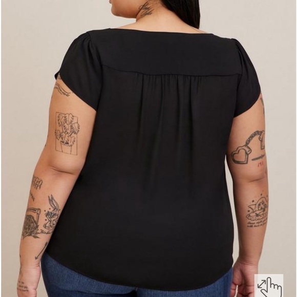 Torrid Georgette Embroidered V-Neck Tulip Short sleeve - Picture 3 of 12